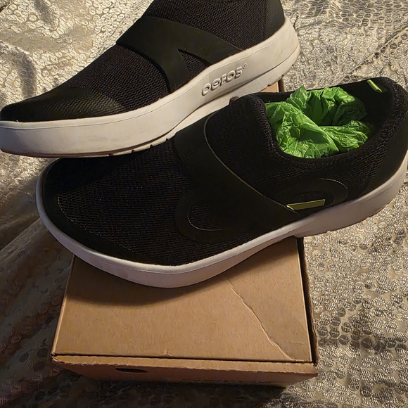 OOFOS Mens Low Mesh Sneakers Size 10.5